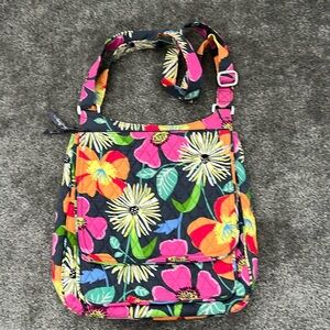 EUC Vera Bradley Jazzy Blooms Messenger/Crossbody Purse